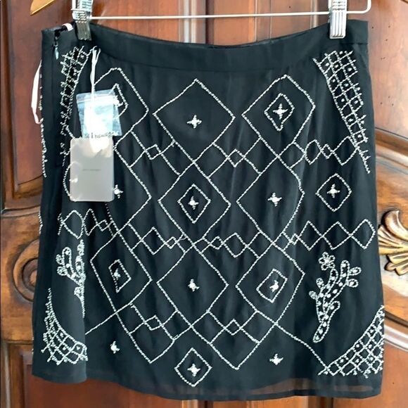 Forever 21 Contemporary black beaded skirt- size M - Picture 3 of 6